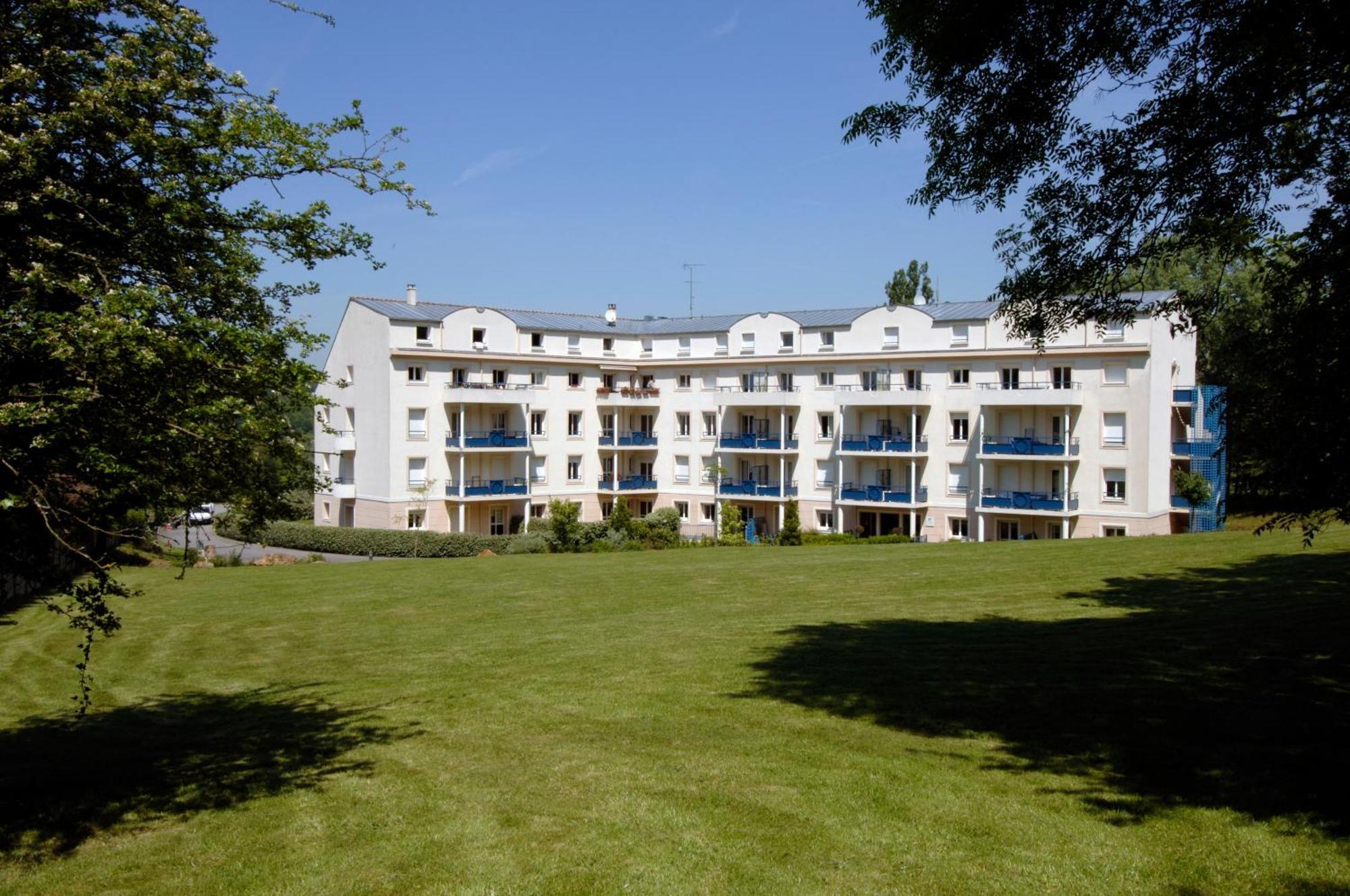 Residence Hotel Les Ducs De Chevreuse, Hébergement, Repas&PDJ Exterior foto